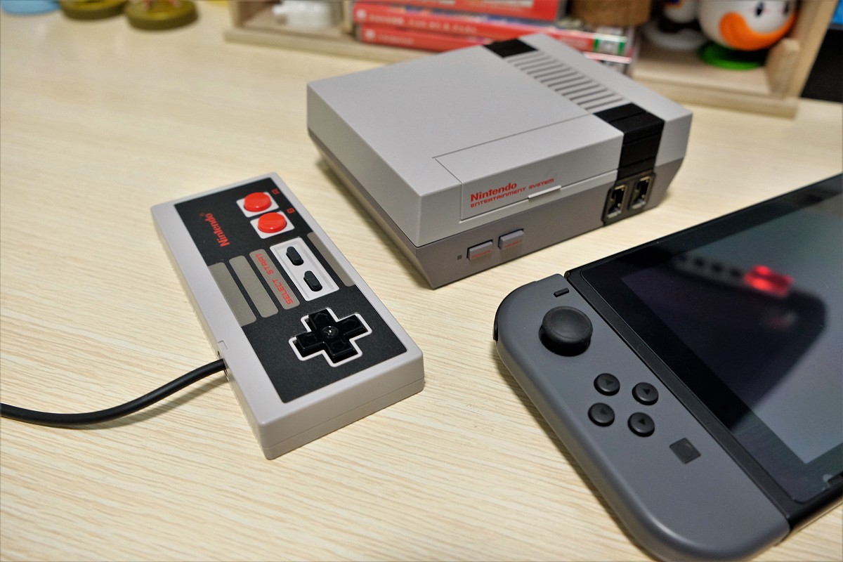 将下面json内容翻译为中文并保持json格式：title Nintendo Controller Patent Raises Hopes Switch 2 Will Avoid Drift Issues content pA new Nintendo controller patent appears to include magnetic analogue sticks which some