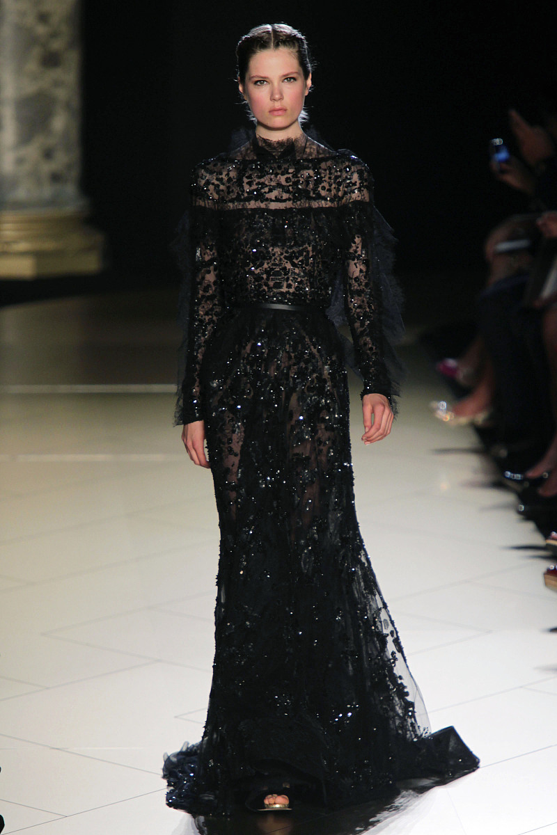 时装合成策略：如何用最少低级时装获得五个不同部位高级时装