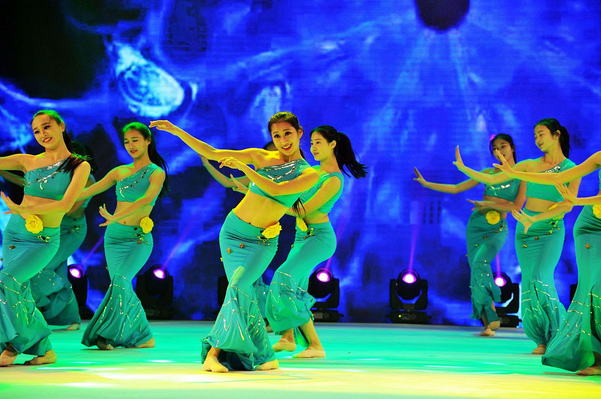 青岛上海戏剧学院艺术学校专业设置及招生对象详解