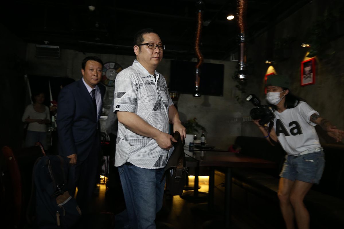2013年5月21日,北京,导演檀冰举行小型记者见面会,就甄子丹起诉事件进