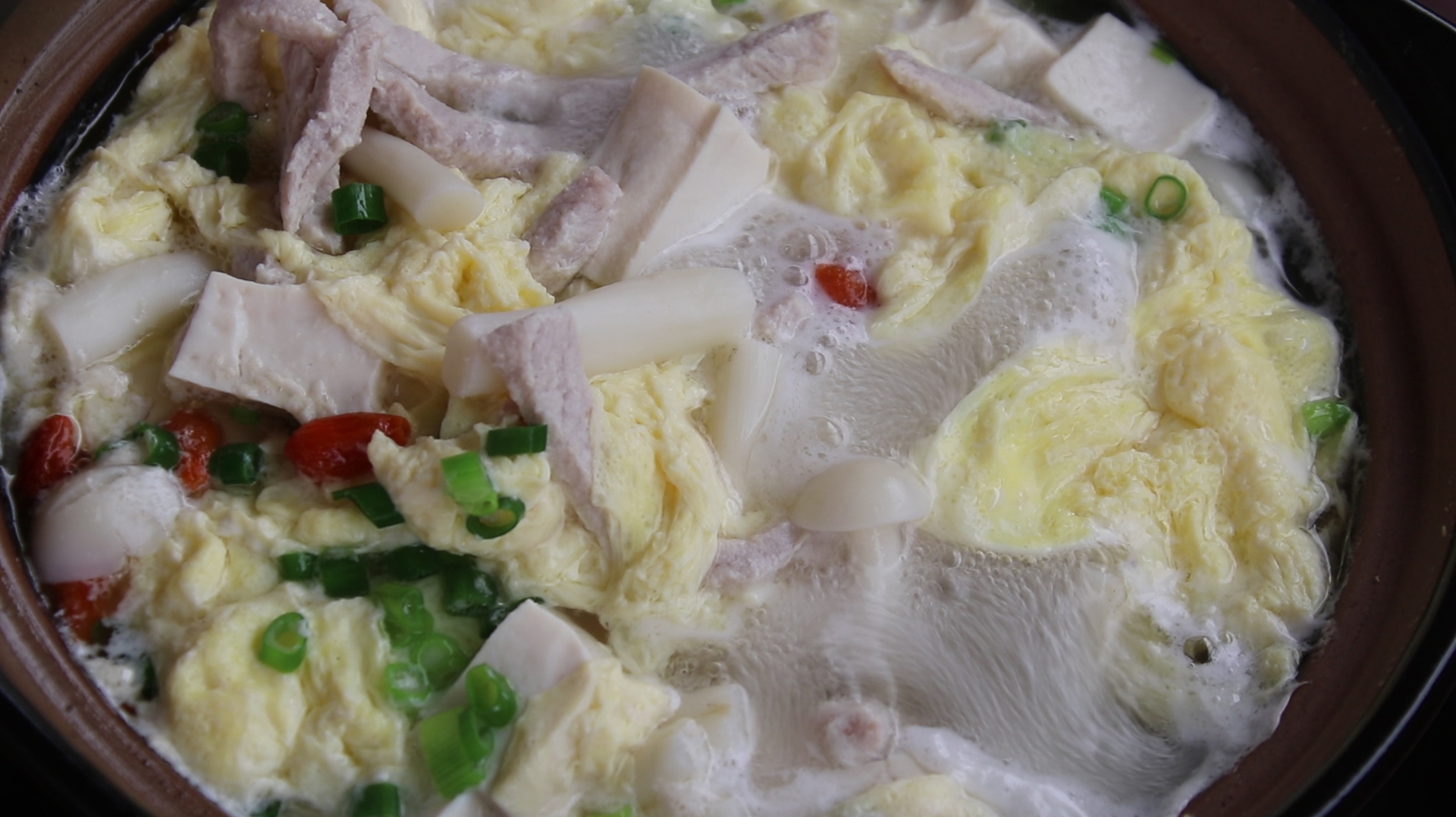 好喝的豆腐鸡蛋汤做法,方法简单易懂,厨房小白也能做得很好