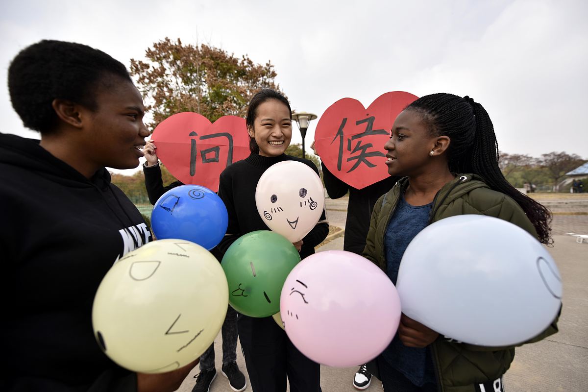 朋友的暖心问候，如何优雅回复？