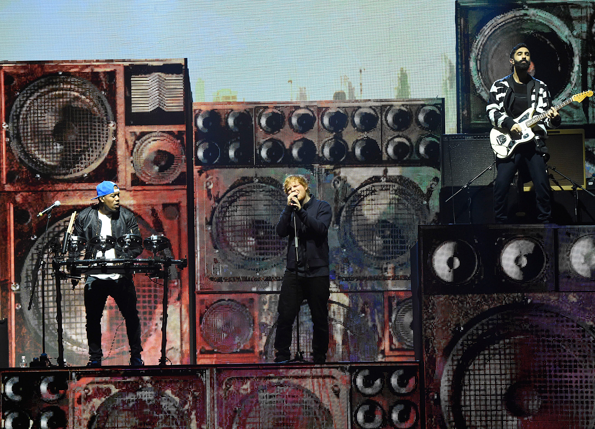 Get Lucky - Daft Punk的经典之作，节奏感强，旋律朗朗上口