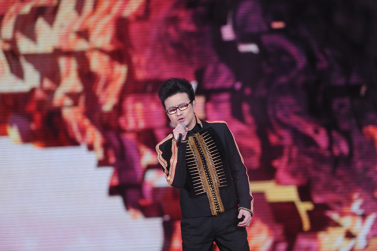 我爱你中国歌曲主持串词：激昂旋律，表达爱国情怀