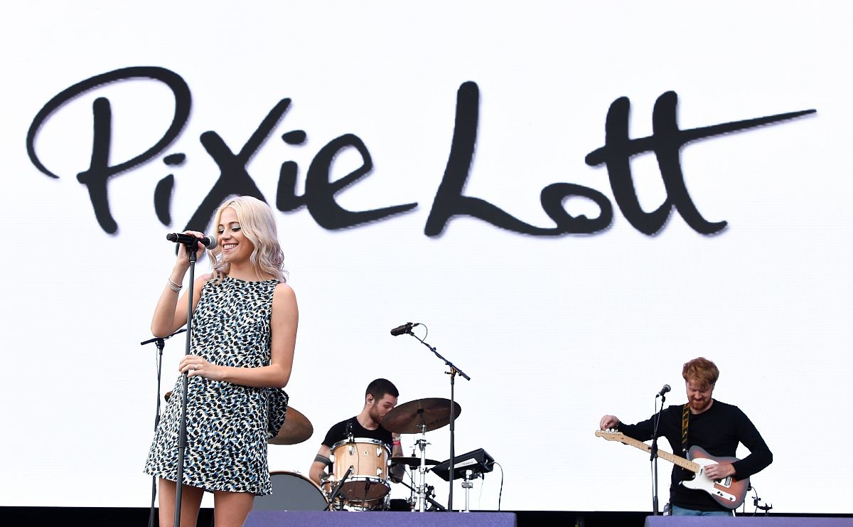 LINE群聊模拟：高中女生林汐的日常