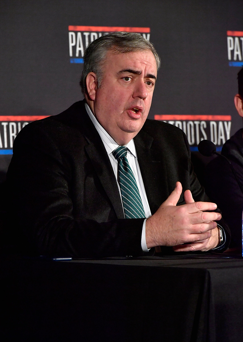 写1000字影评关于电影《爱国者》从摄影 摄像 镜头 构图 色彩等方面来写