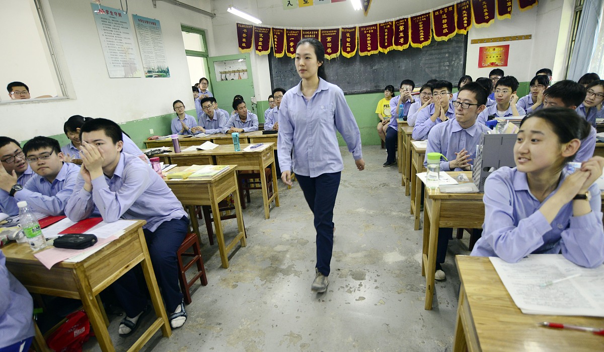 宜宾县高场职业中学校 校风校纪建设与教学质量提升