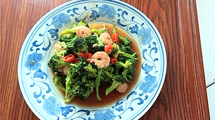 西兰花爆炒虾球,鲜香爽口吃不够