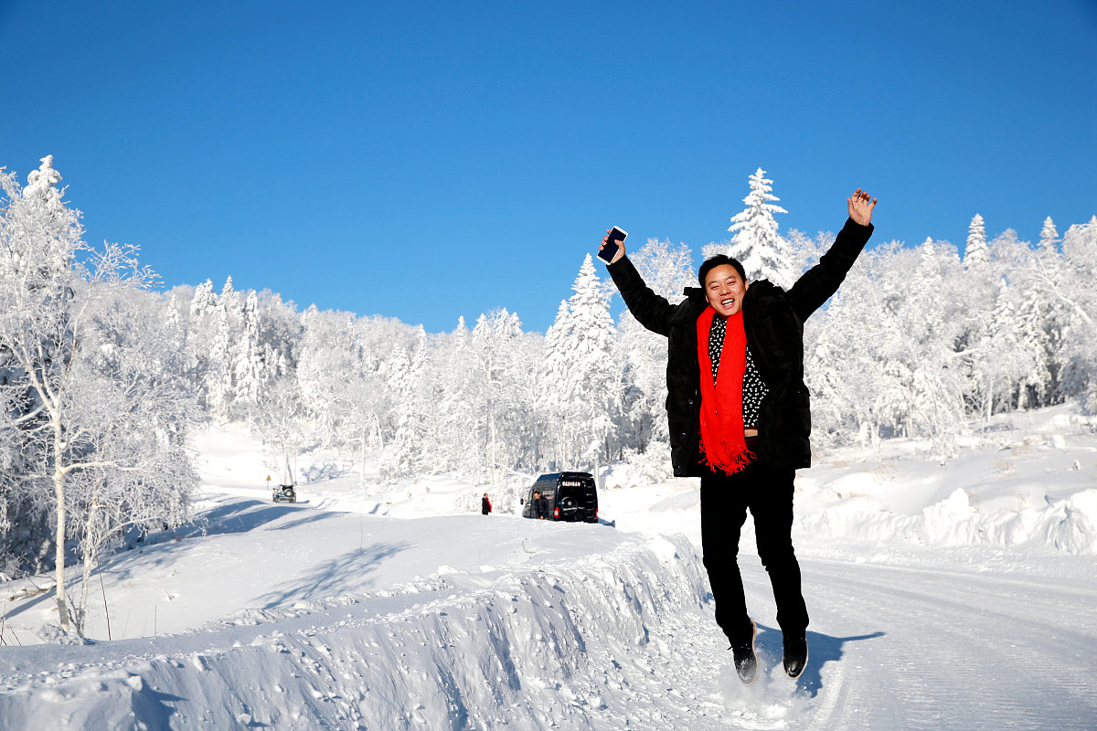 2014年12月26日,黑龙江省牡丹江市的雪乡双峰林场年积雪期有7个月,最