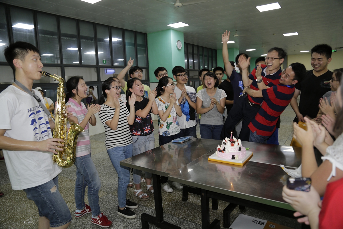 十年后的重逢：电气人毕业十年聚会，命运轨迹各不相同