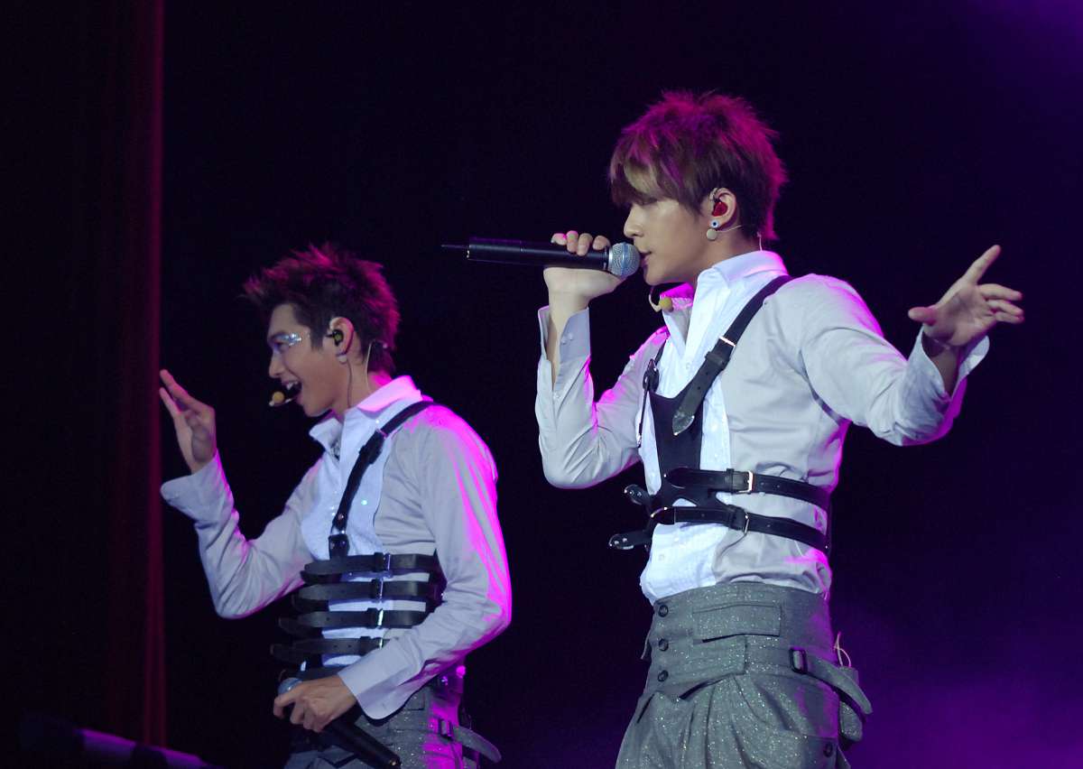 2009年4月11日,上海,飞轮海"想入飞飞世界巡回演唱会"在上海大舞台正