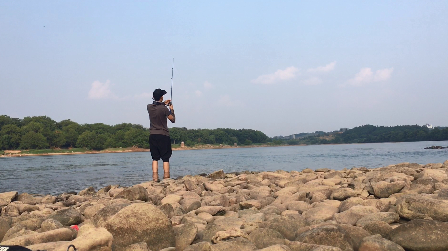夏季钓草鱼技巧,草鱼居然可以这样钓,简单方便赶紧试试