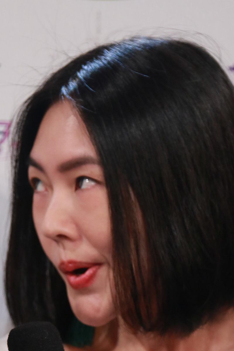 你现在身份是一名传媒专业学生要写毕业论文《浅析电视节目奇葩说的创新、问题与对策》请对论文的提纲进行写作保证其内容逻辑性、合理性不要乱写：