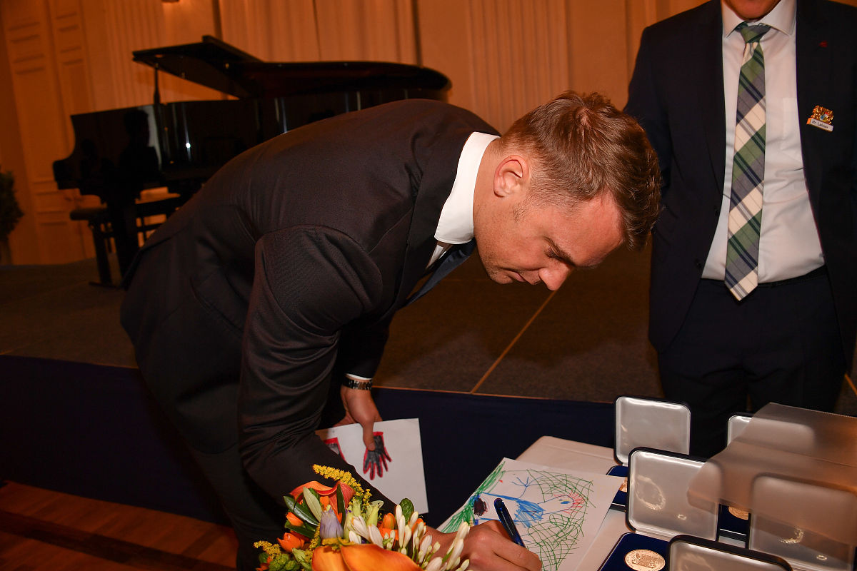 一个真诚的人 写一篇300字小学作文