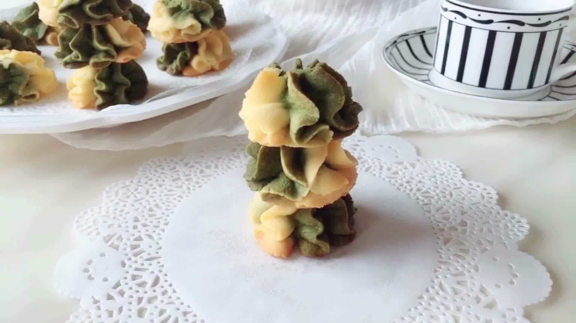 烘焙新手也能做出网红店的香酥可口抹茶双色曲奇