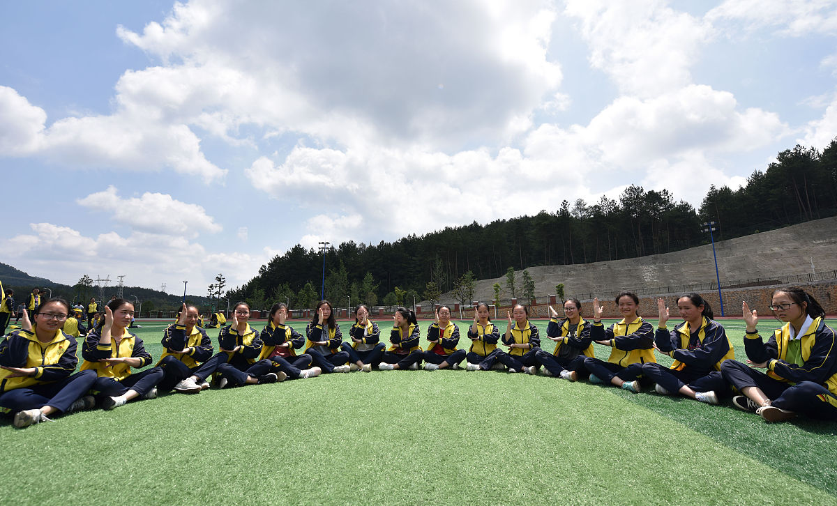 贴鼻子游戏标题大全：创意十足，趣味无穷