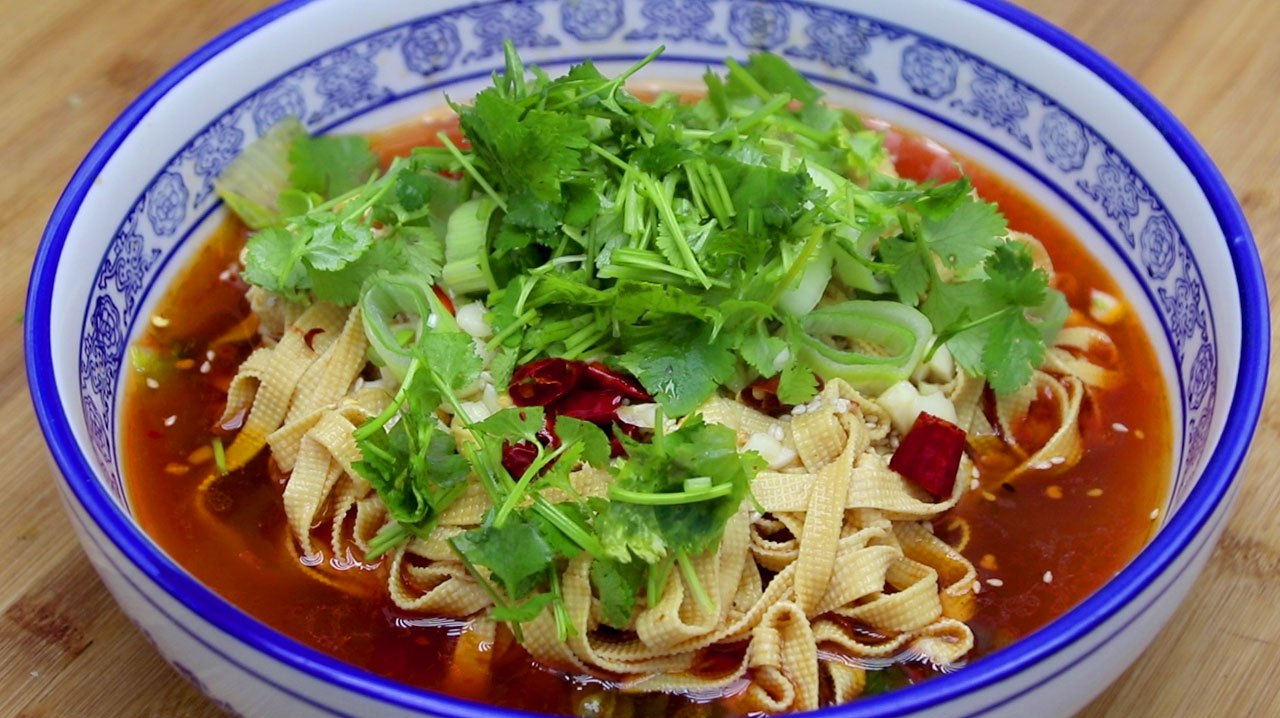豆腐皮这样做太好吃了,做法简单,香辣过瘾,一大碗不够吃,真香