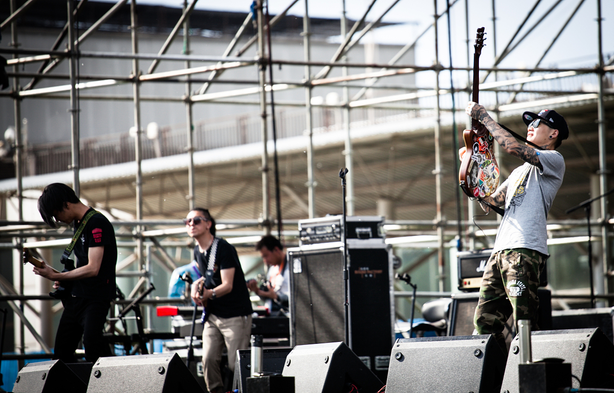 如何假装自己会电吉他solo 可操作的