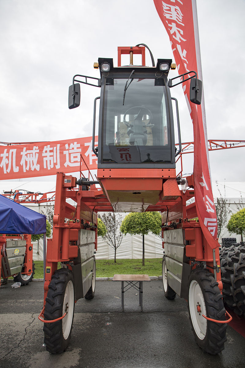 佳联-6和1048哪个收大豆好 用250字帮我描述