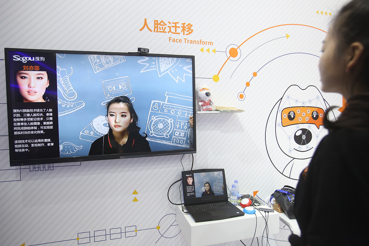 AI换脸网站推荐：RefaceAI、Doublicat、FaceApp等