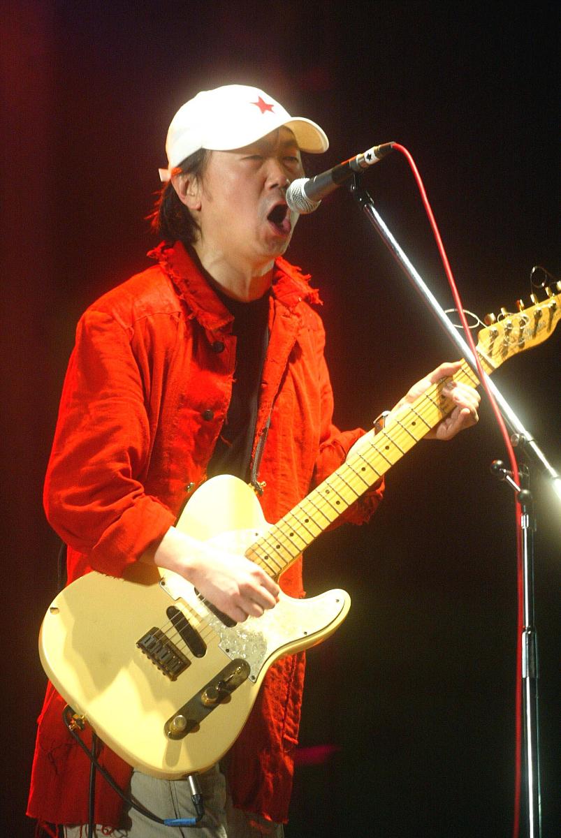 2003年12月31日,令人万纵瞩目的新年摇滚音乐会在广州时代玫瑰园举行.
