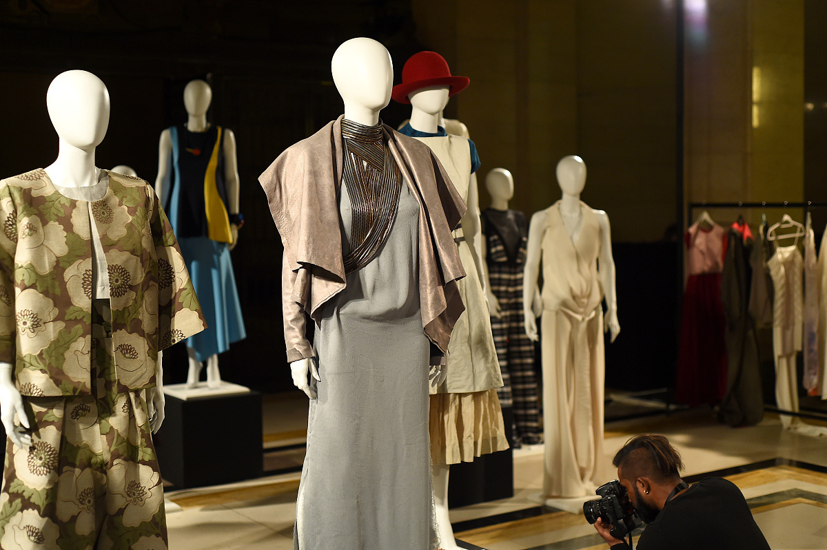 油猴 点击某个元素后元素消失