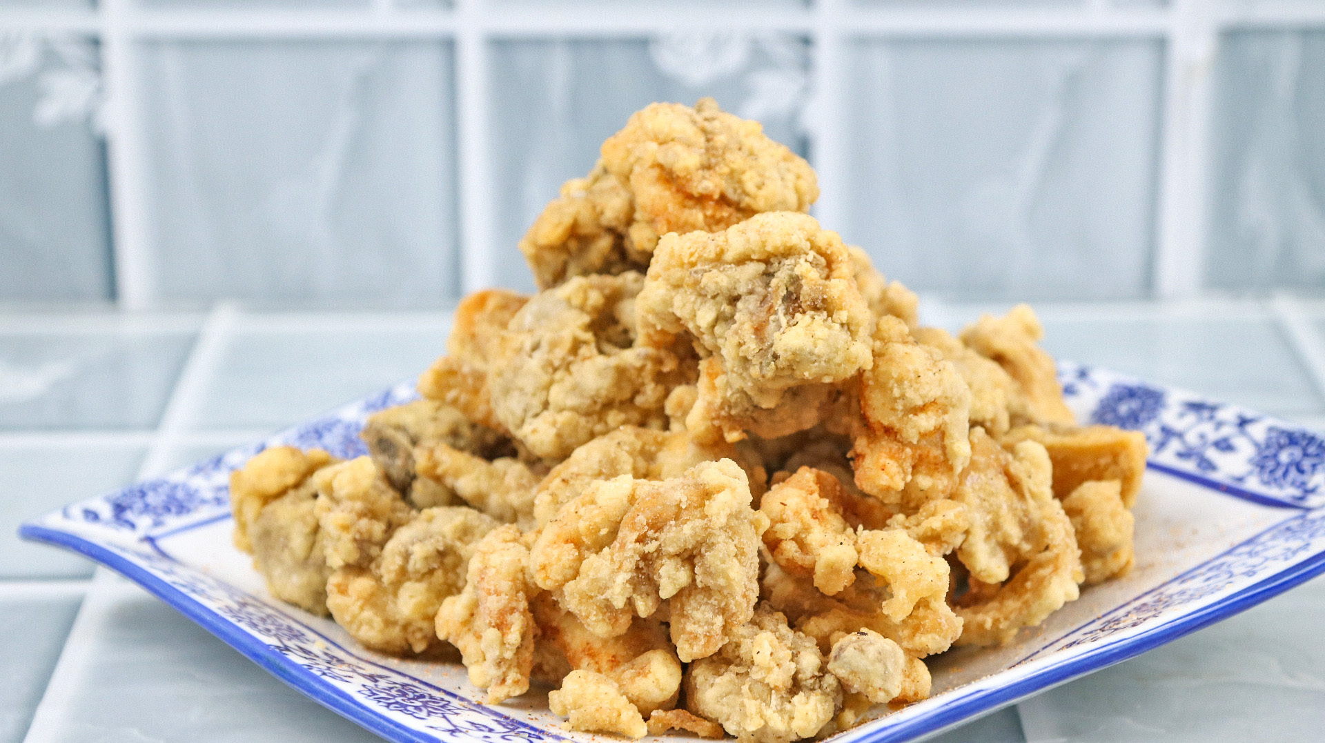 厨师长教你经典菜肴盐酥鸡的家常做法,讲解详细,新手一看就会做