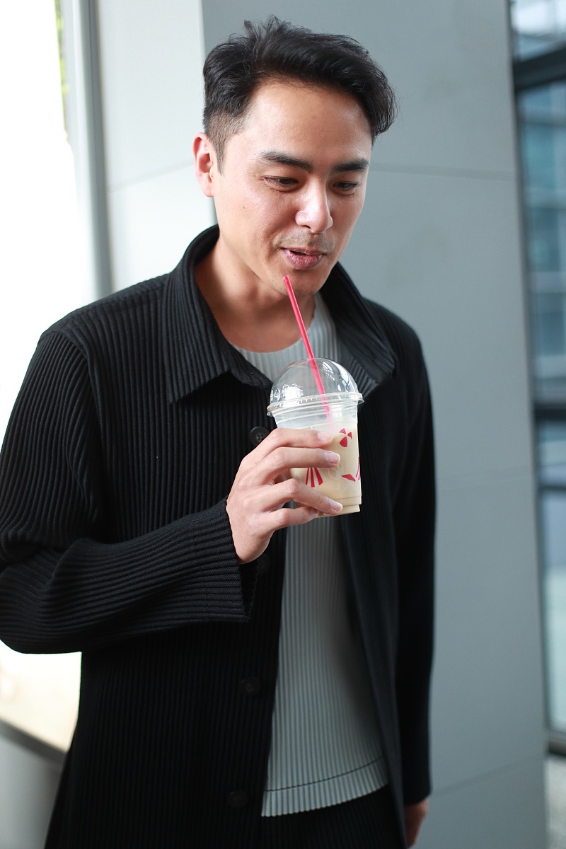 为在logistic回归中，若解释变量赋值由0、1改为k、k+1，该偏回归系数不变呀