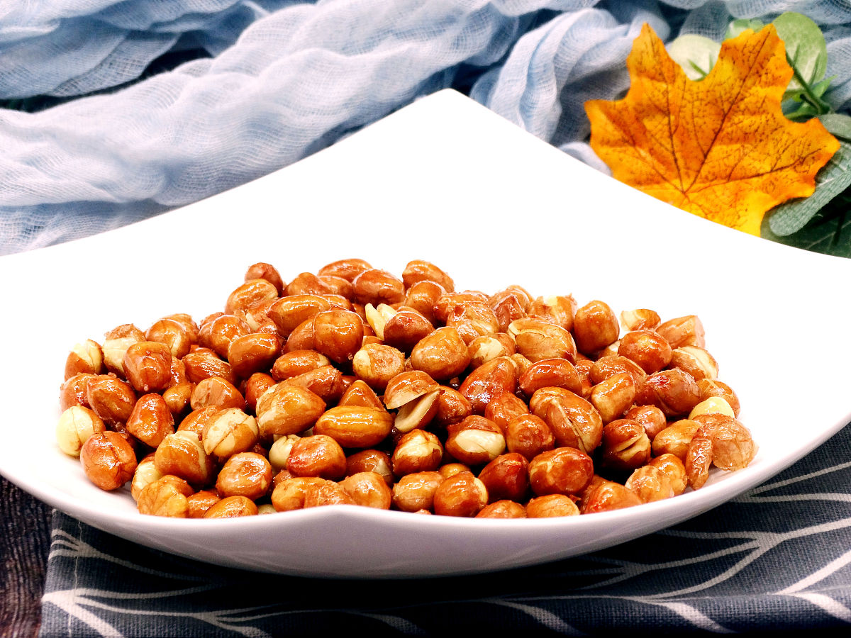 健康吃花生米：凉油下锅，适量食用，避免过度油炸