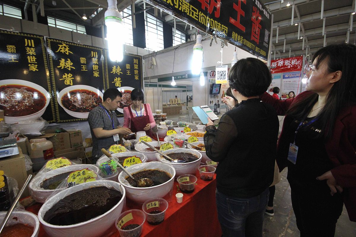 螺蛳粉VS臭豆腐：哪个创业项目更具潜力？