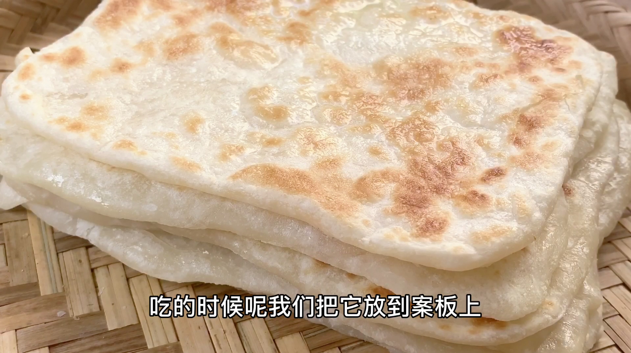 家常夹菜饼做法，不用发面不用揉，开水一烫，暄软多层，放凉不硬