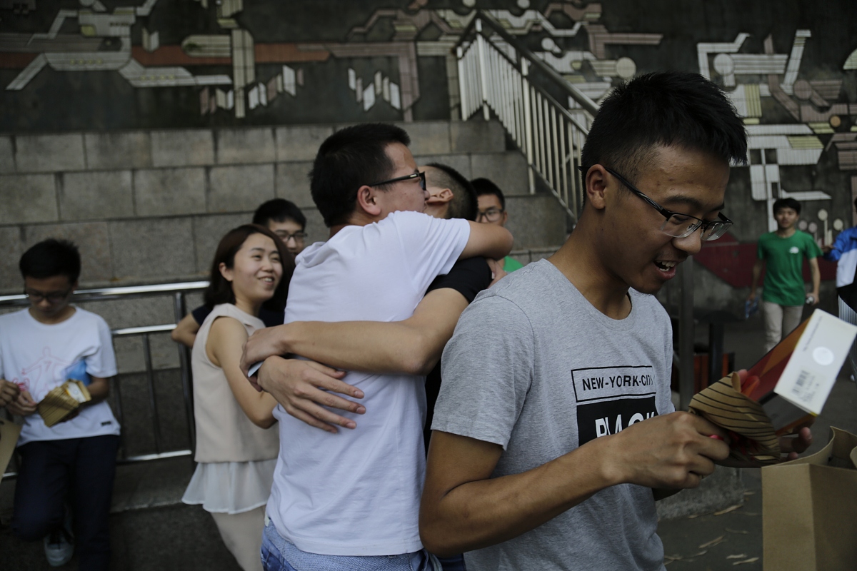 重庆女生学铁路专业就业前景分析：如何提升专业素养？