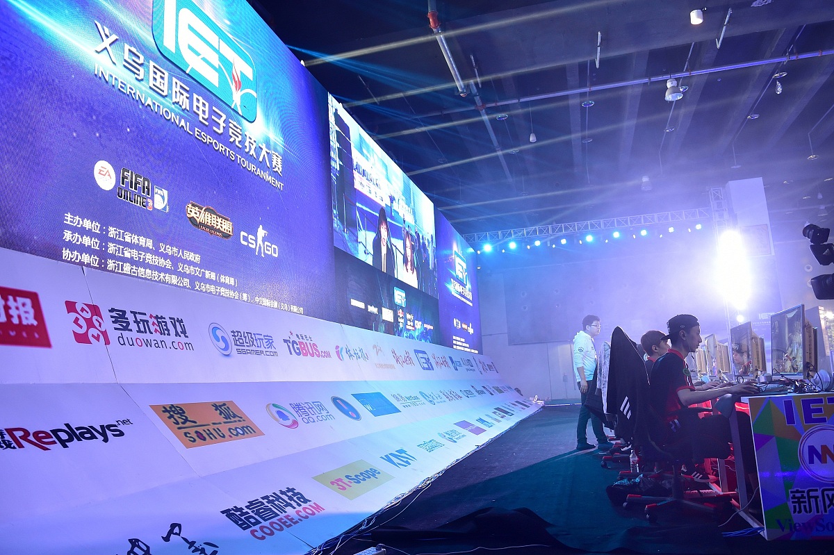 请你以一个大学生获奖者身份写一篇参加互联网＋大学生创新创业大赛获奖的经验总结字数3000字