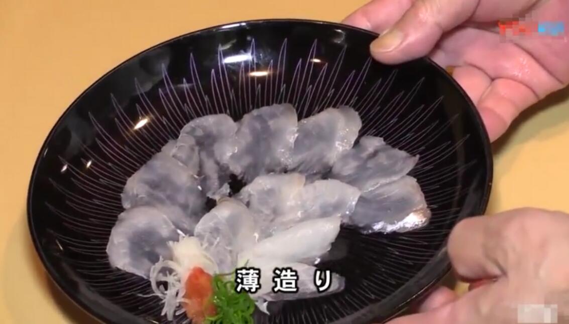 日本料理一鱼三吃,刺身、寿司、煎鱼,不知道这长嘴鱼是什么品种