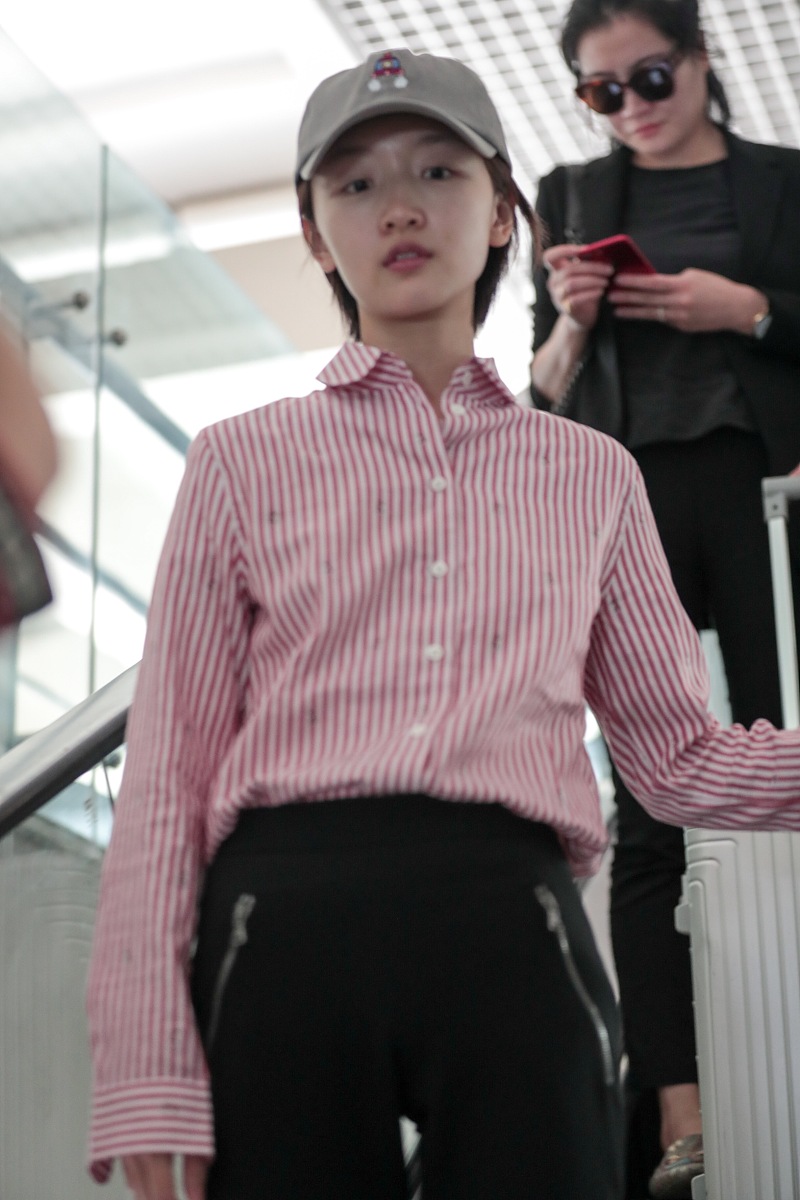 数宇签名方案安全性分析：伪造攻击探讨