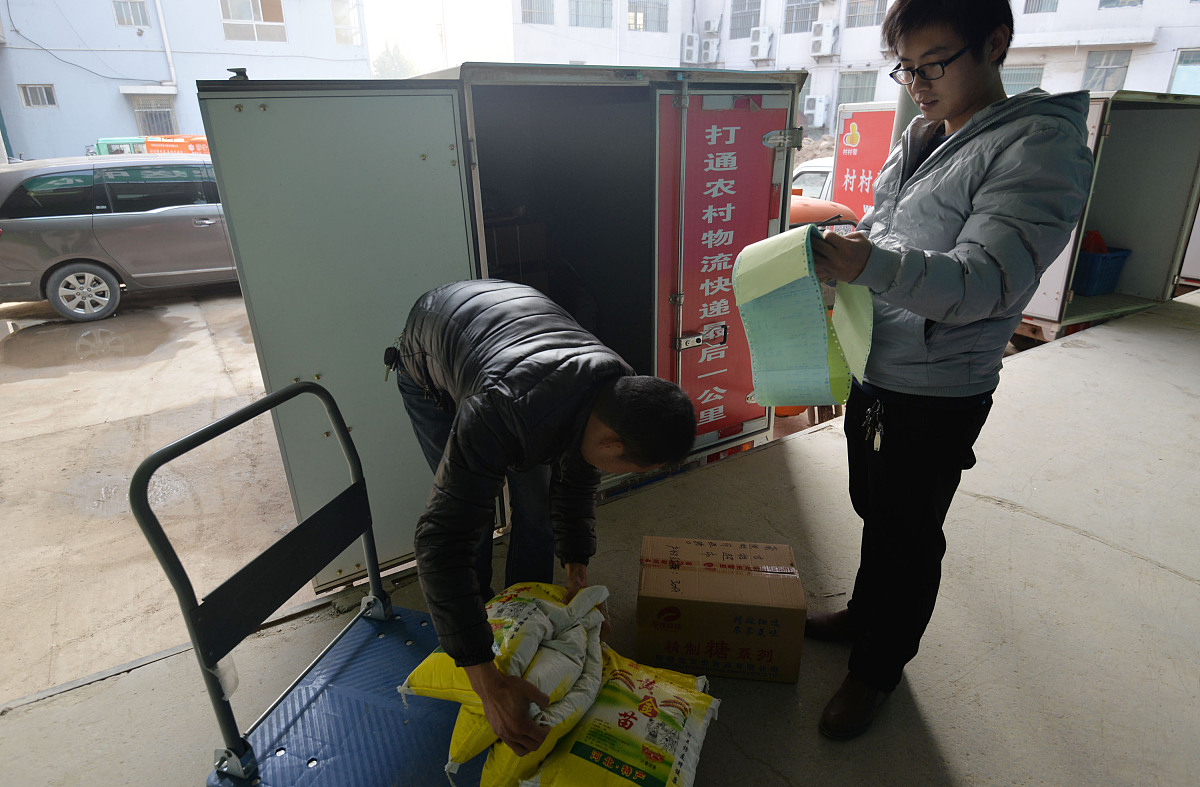 在北京有一台自己组装的台式机箱和一个显示器和一个电脑椅子。在没有包装的情况下怎么从北京把这些安全带回随州