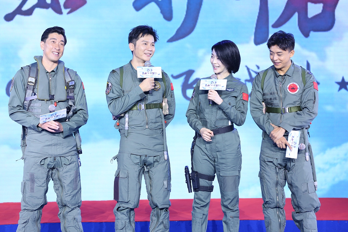 《空天猎》解说：李晨导演带你体验空中激战！