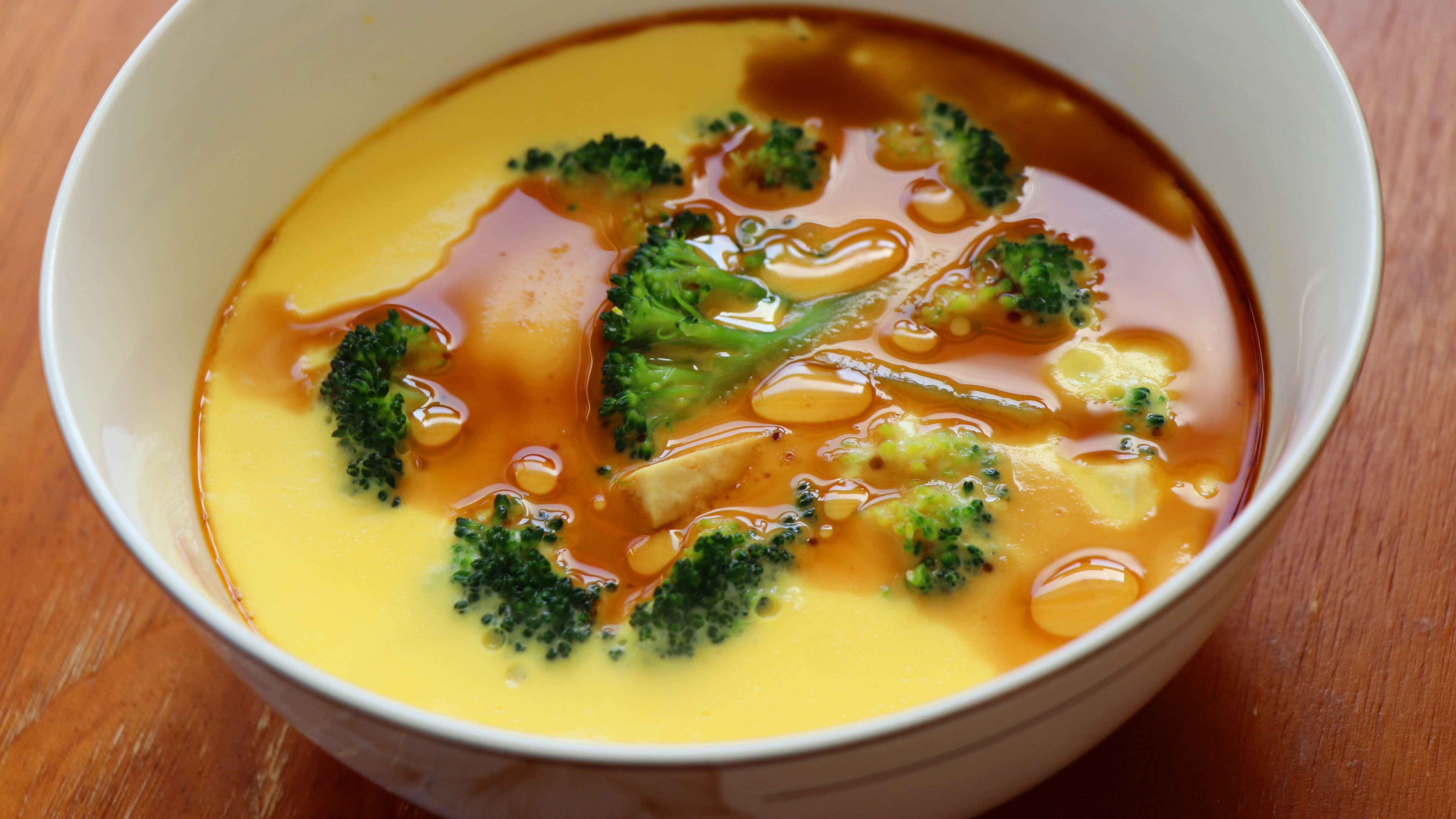 蒸鸡蛋羹有诀窍,加凉水还是温水,如何做滑嫩无孔状,技巧都在这