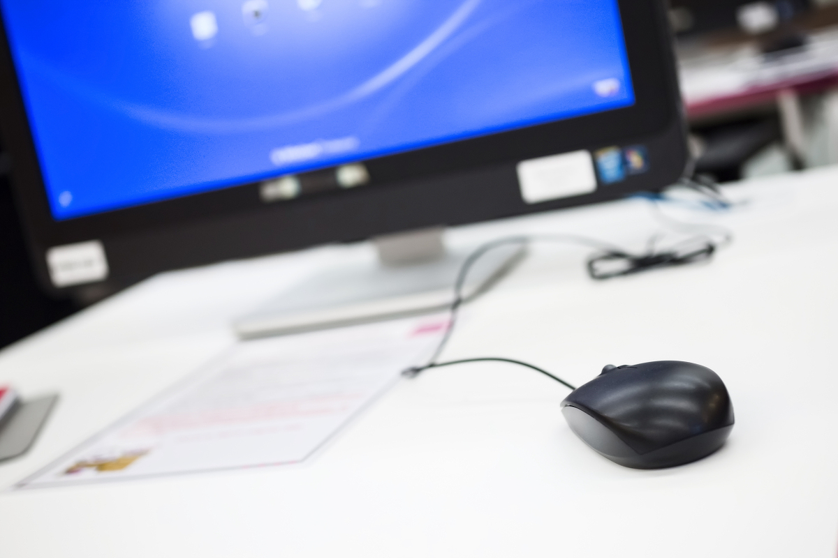 误删电脑《人体学输入设备》硬件现在无法正常使用鼠标。求帮助