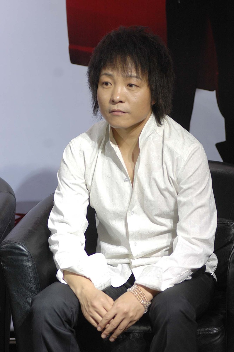 2008年11月11日,北京,电影《爱情呼叫转移2》官网启动仪式举行.许巍++