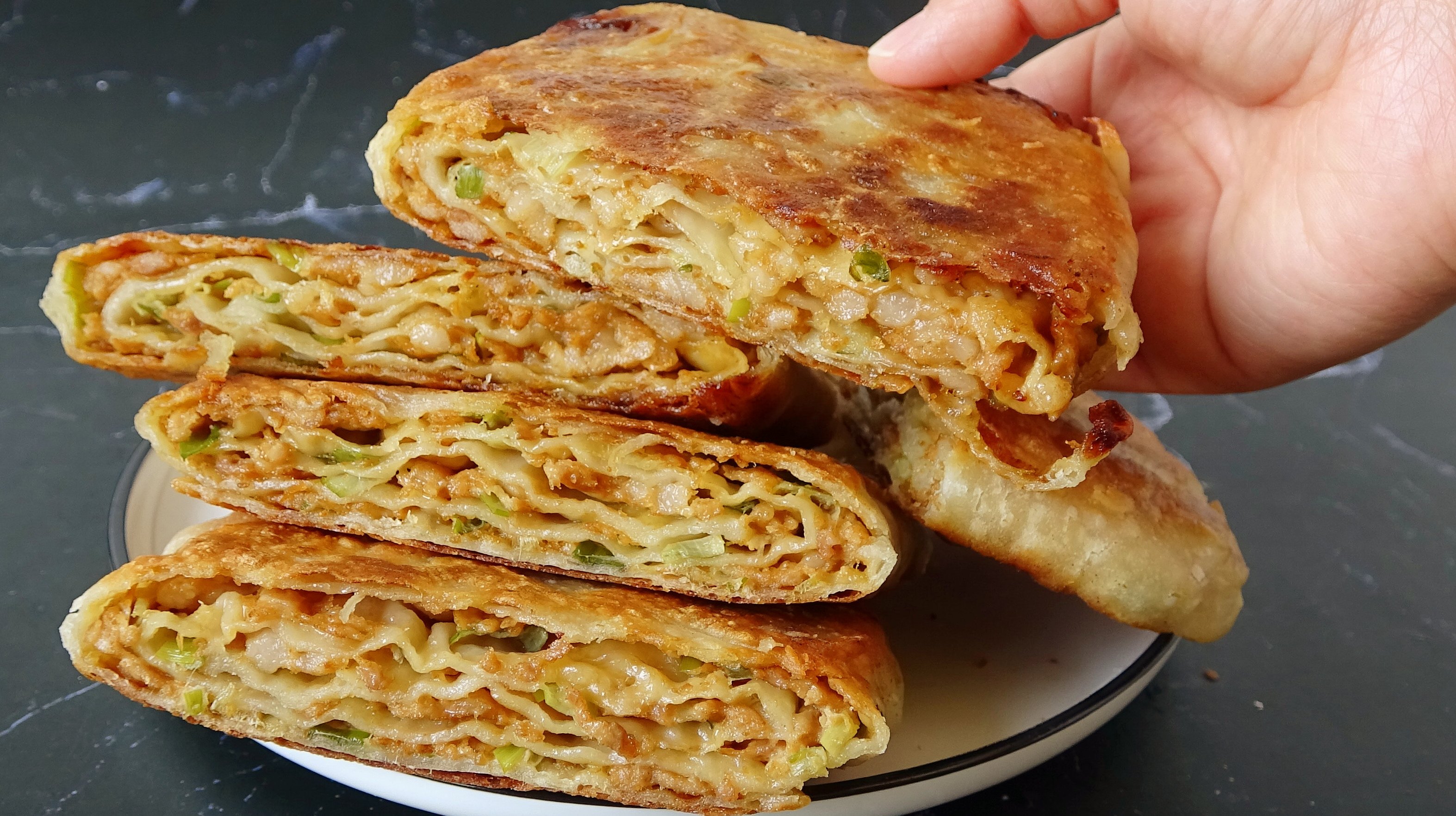 4种最实用的烙肉饼方法,电饼铛平底锅都适用,外焦里嫩层又多