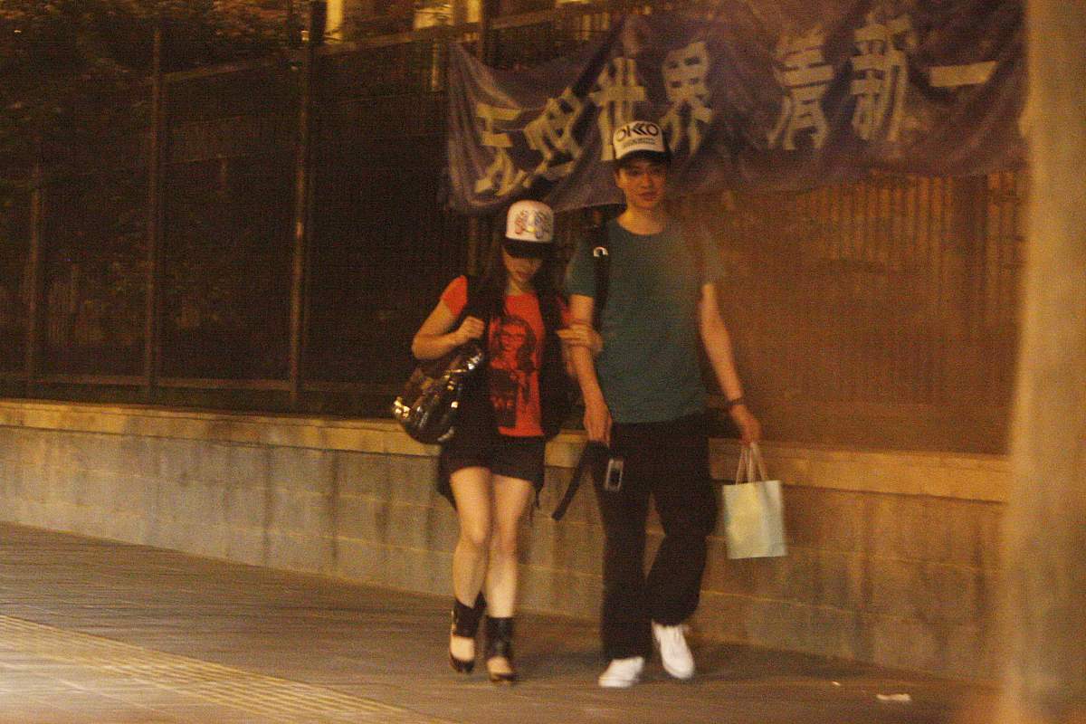 2009年6月24日,北京,刘璇携男友外出吃夜宵.***_***"许宗衡落马"事件