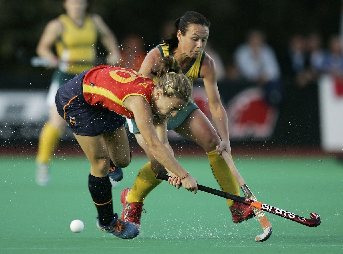 madrid, spain - october 06:  kobie mcgurk (r) of  australia clas