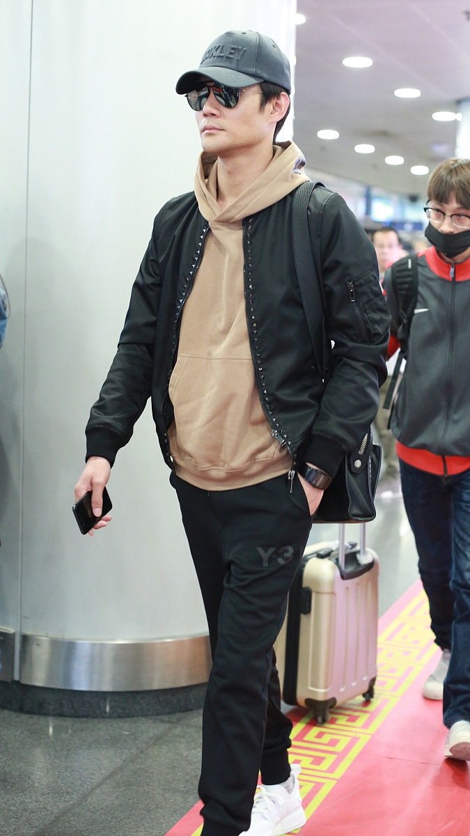 仿古风潮与军旅风潮：借古说今的文化现象