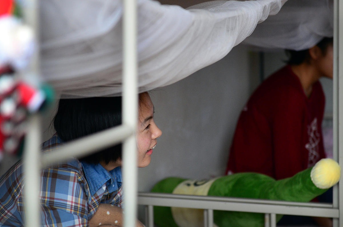 和女生聊天技巧：轻松开启话题，建立良好互动