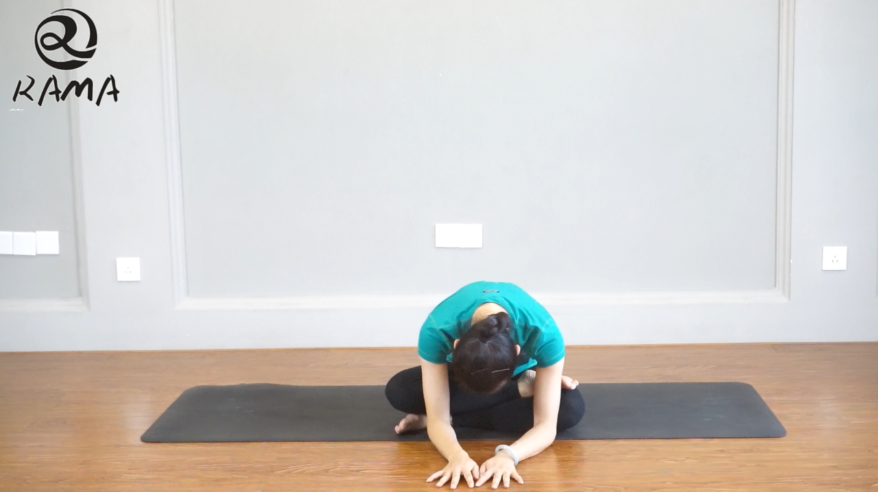 长期久坐臀部肌肉酸痛,5分钟简单拉伸,缓解酸痛,放松臀部肌肉