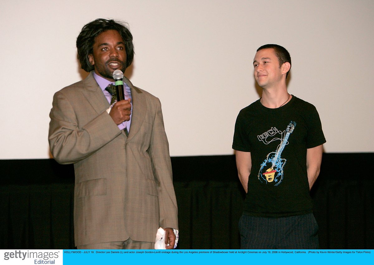 paraphrase sentences
According to Brown and Levinson’s view, nearly all speech acts are face-threatening acts, that is, people cannot avoid the behavior of threatening others’ faces as they start a conversation.