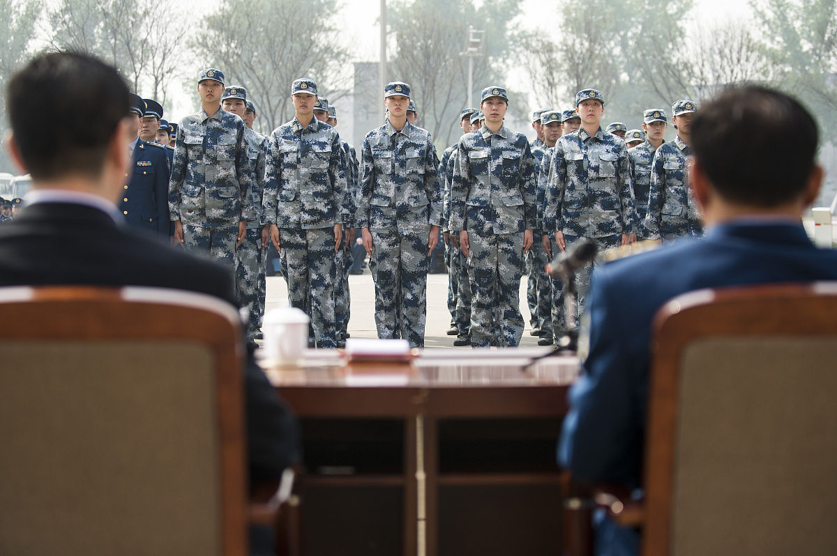 你现在是一个导航网站的编辑人员请为我写一篇空军军医大学研究生院的相关介绍。