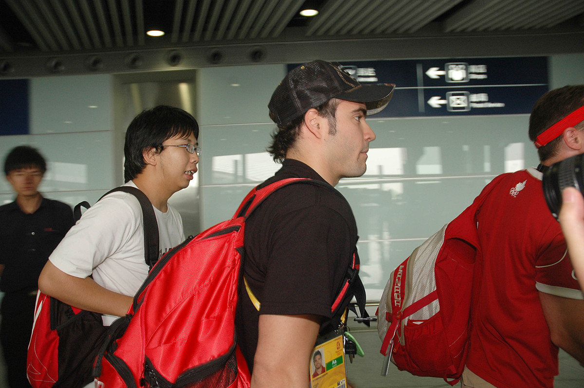 2008年8月7日,北京首都机场,加拿大跳水"神童"德斯帕蒂抵达首都机场.+