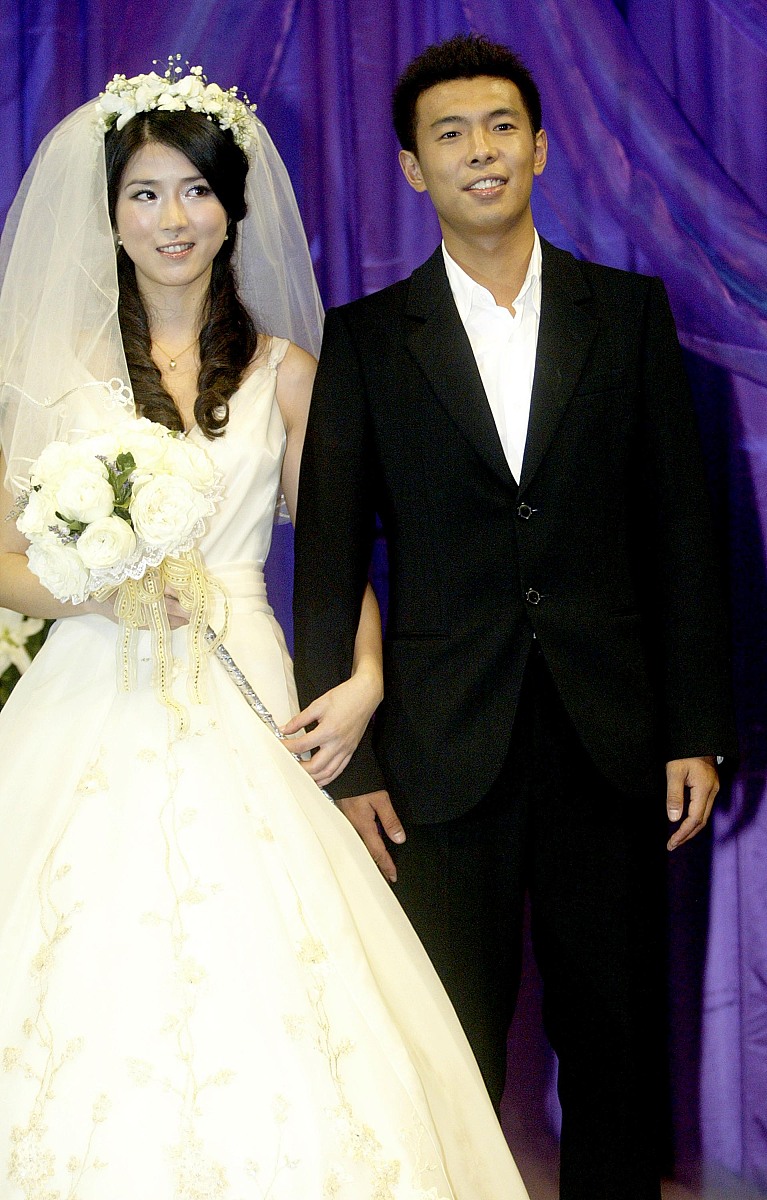 如何赞美朋友的老婆漂亮